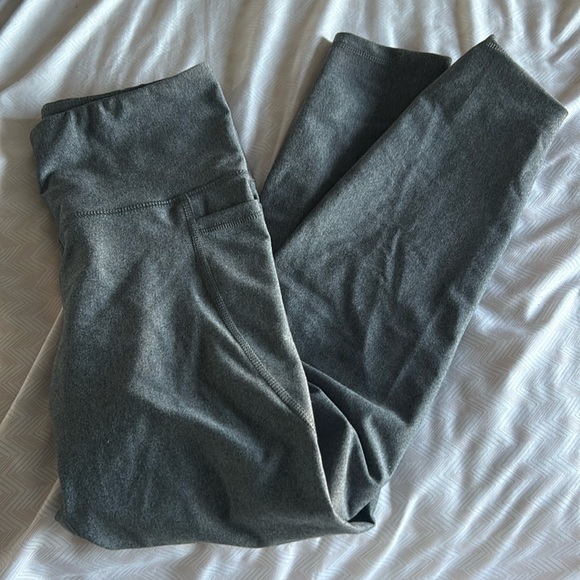 Old Navy Pants - Old Navy Power Soft Hi Rise Cropped Leggings - Medium